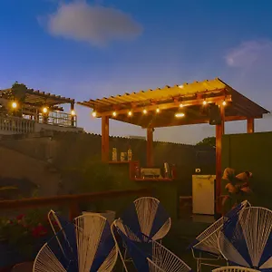 בית הארחה Seven Nights